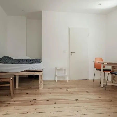 Kinderklinik, 600m Zum Bahnhof 2b * Siegen